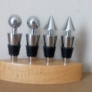 4-Piece Stainless Steel Bottle Stopper Set with Wo
